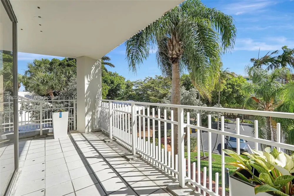 4000 TOWERSIDE TER, Miami, FL 33138