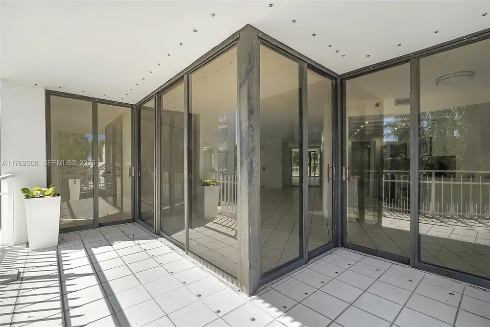 4000 TOWERSIDE TER, Miami, FL 33138