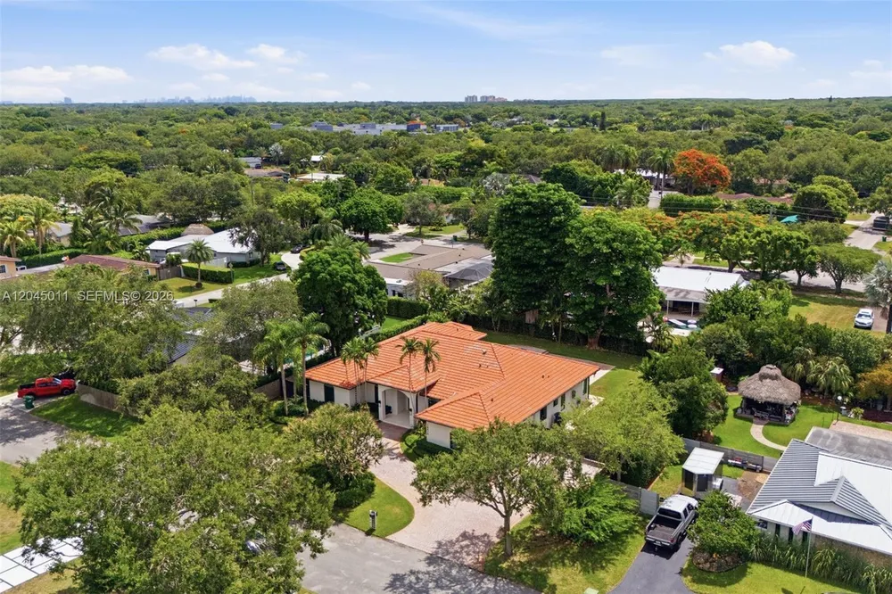 16615 SW 82nd Ct, Palmetto Bay, FL 33157