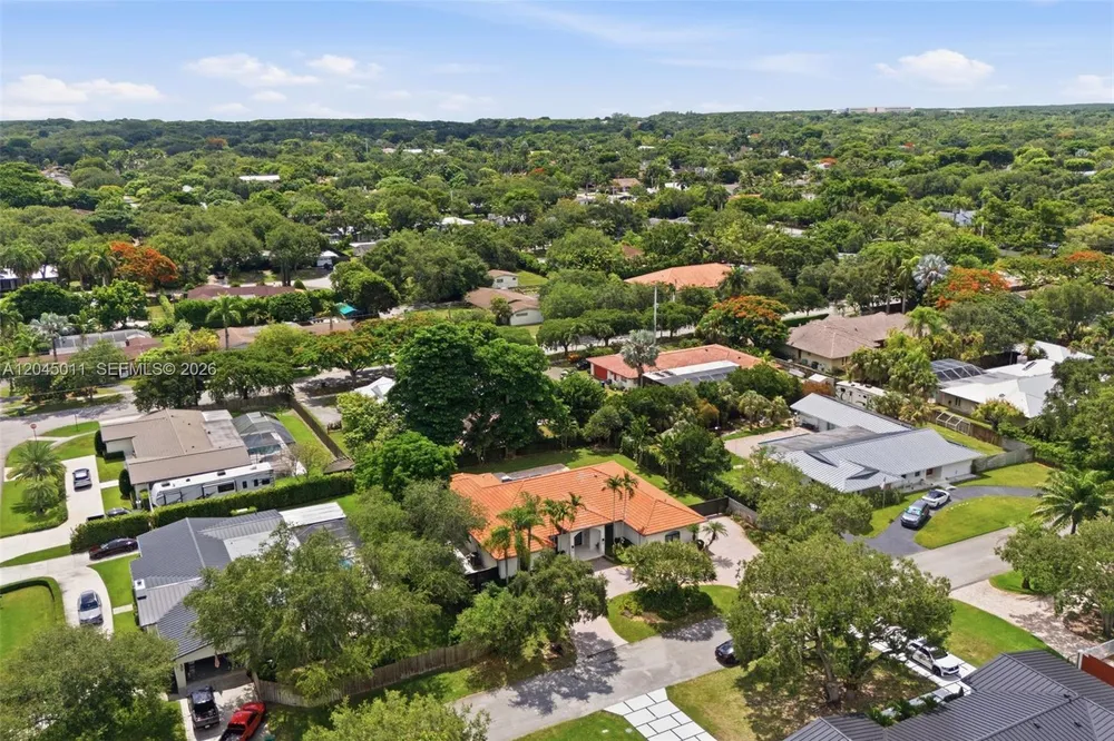 16615 SW 82nd Ct, Palmetto Bay, FL 33157