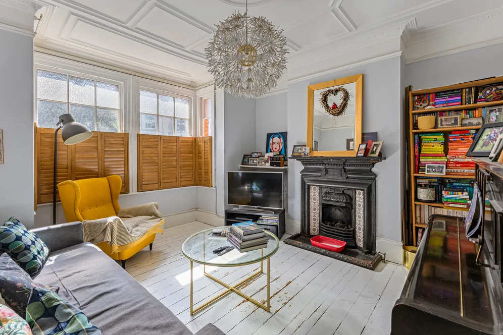 Compton Crescent, London, W4 photo 3