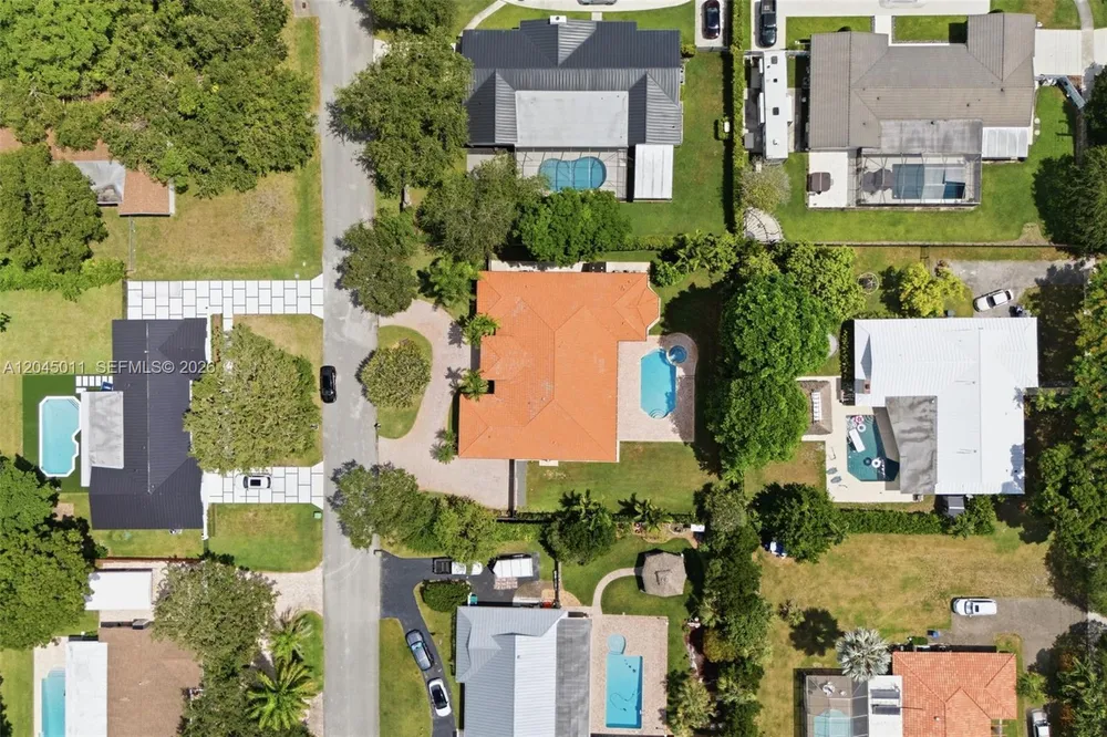 16615 SW 82nd Ct, Palmetto Bay, FL 33157