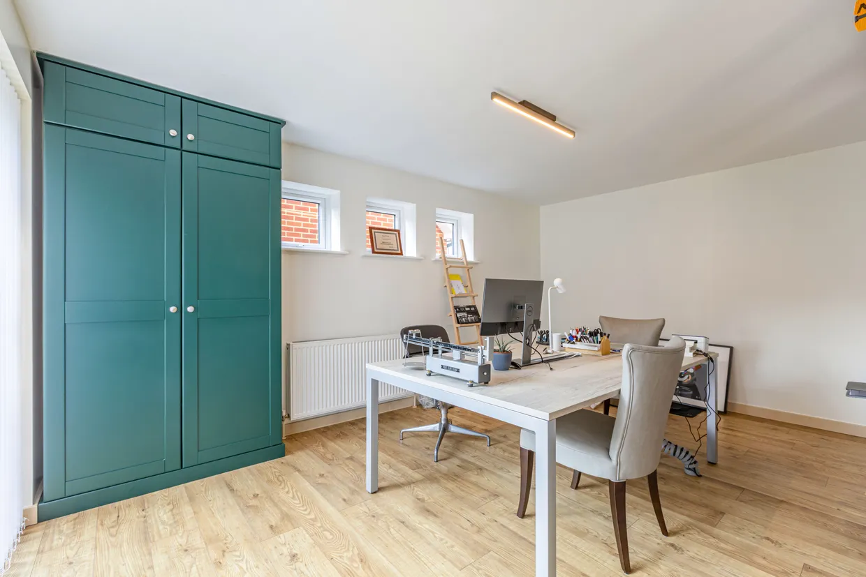 Dartnell Park Road, West Byfleet, KT14 photo 9