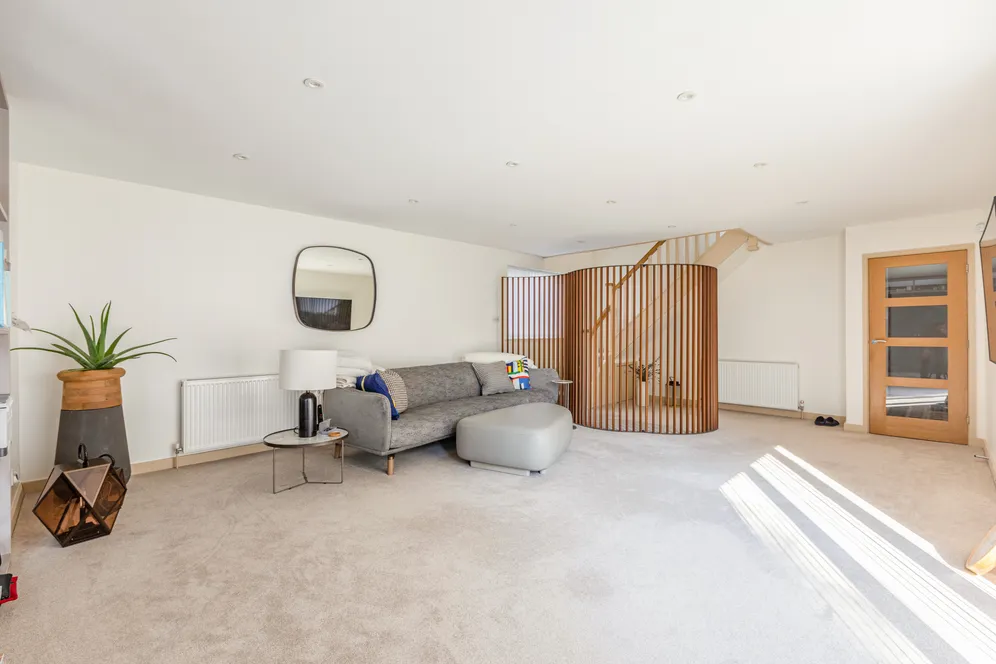 Dartnell Park Road, West Byfleet, KT14 photo 10