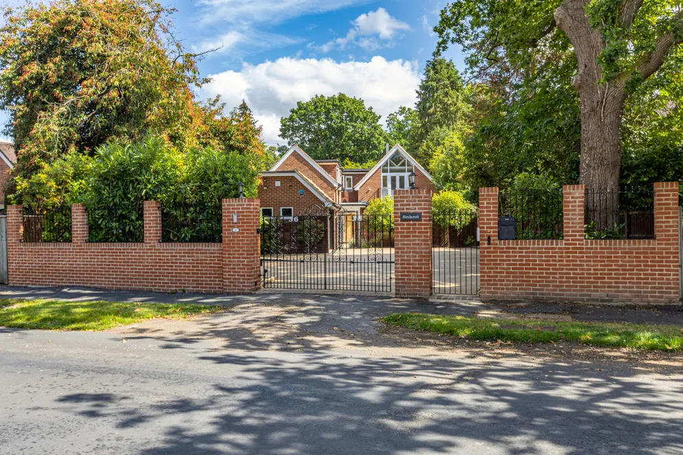 Dartnell Park Road, West Byfleet, KT14 photo 23