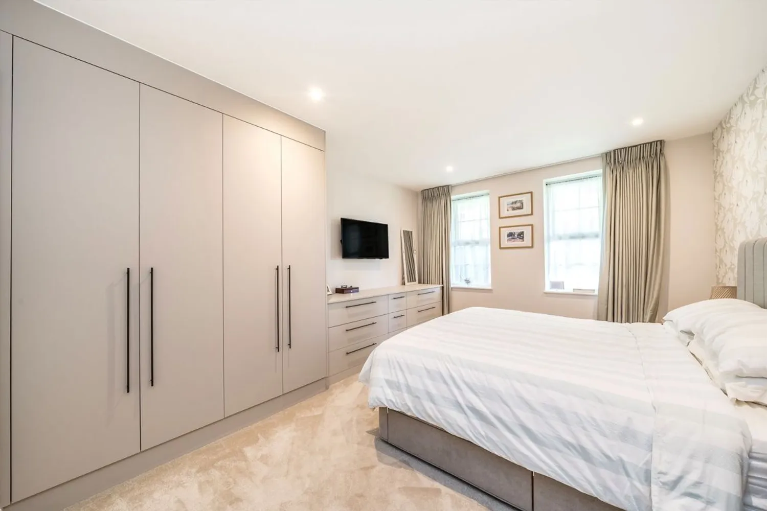 Jubilee Gardens, Weybridge, KT13 photo 5