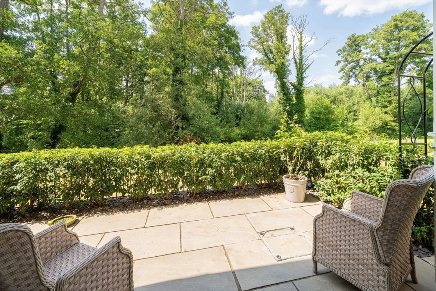 Jubilee Gardens, Weybridge, KT13 photo 6
