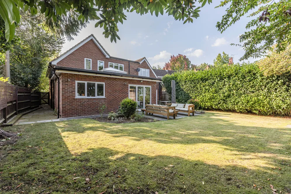 Dartnell Park Road, West Byfleet, KT14 photo 26