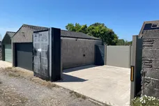Claude Road West, Barry