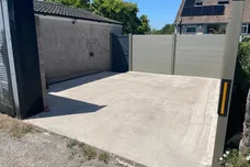 Claude Road West, Barry