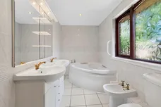 Crocus Grove, Irvine