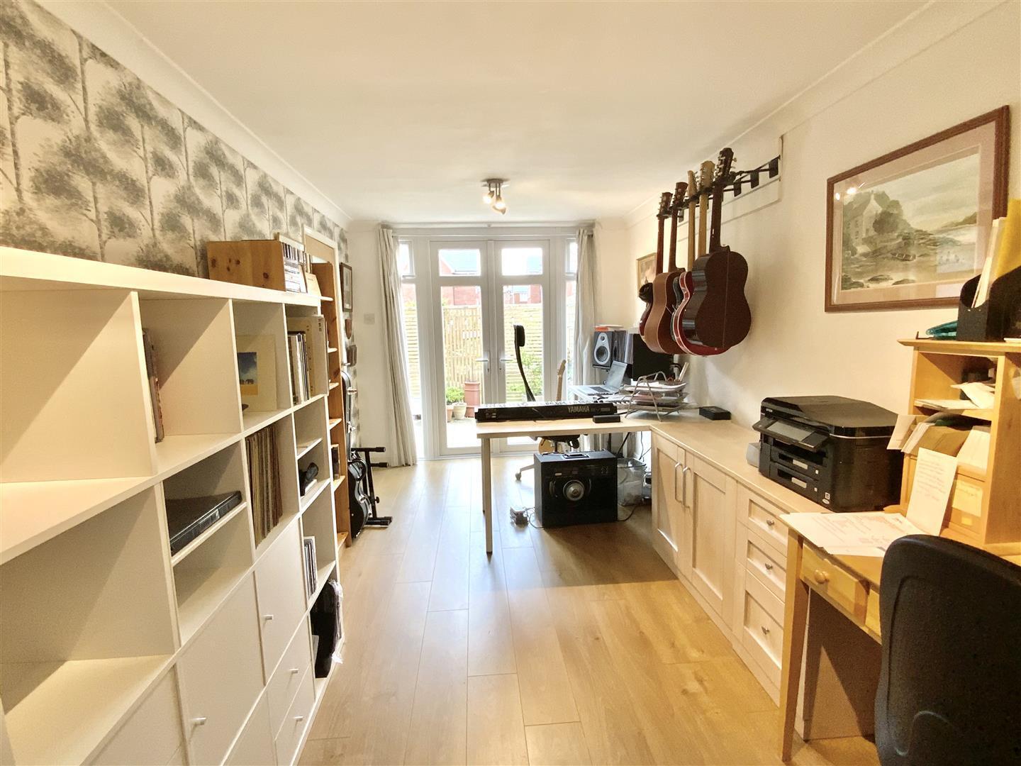 The Limes, Stony Stratford Image 9
