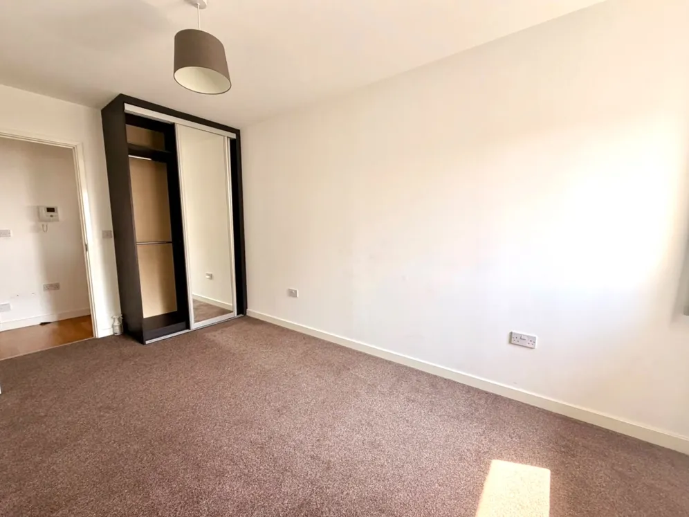 Park Royal Lakeside Drive NW10 photo 6