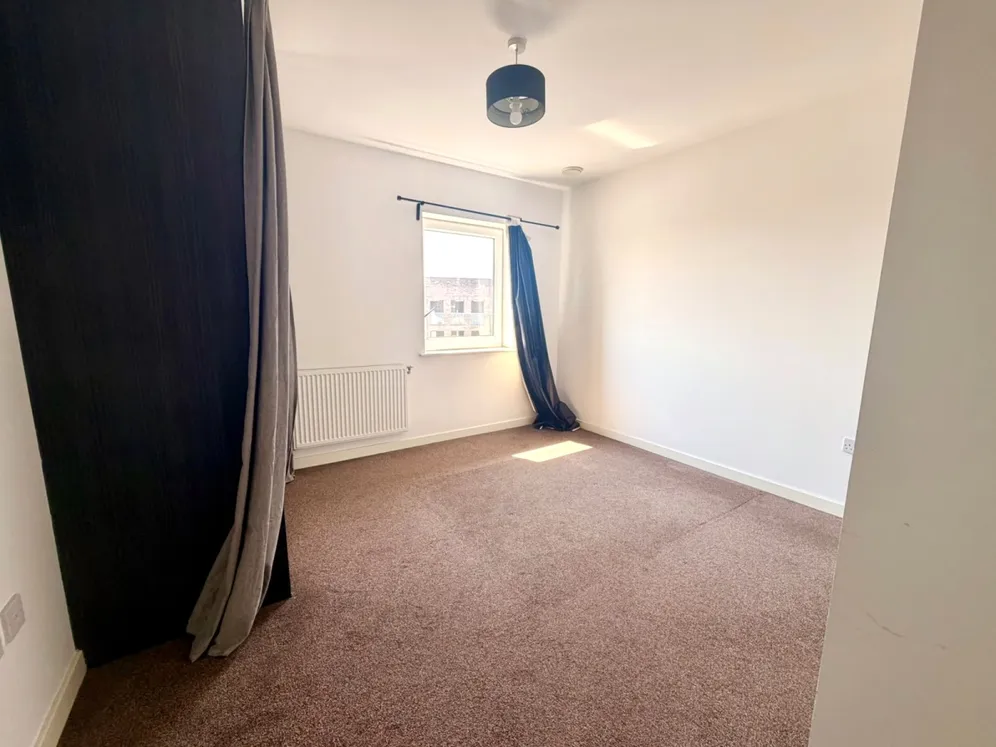 Park Royal Lakeside Drive NW10 photo 8