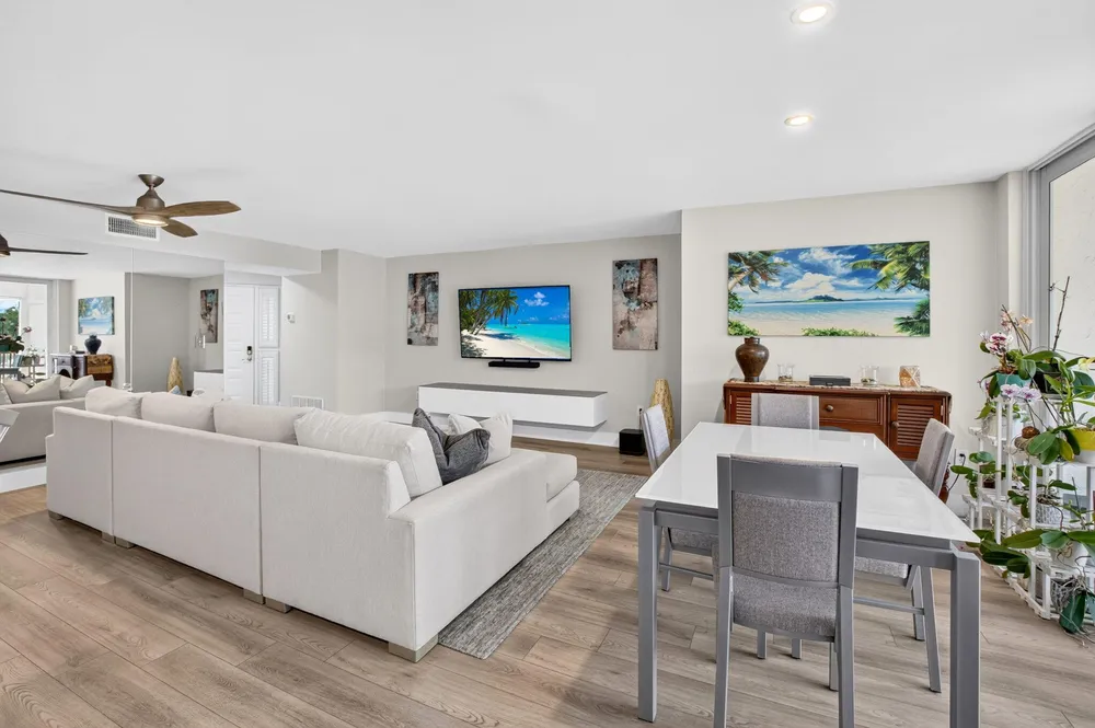 104 Half Moon Circle, Hypoluxo, FL 33462