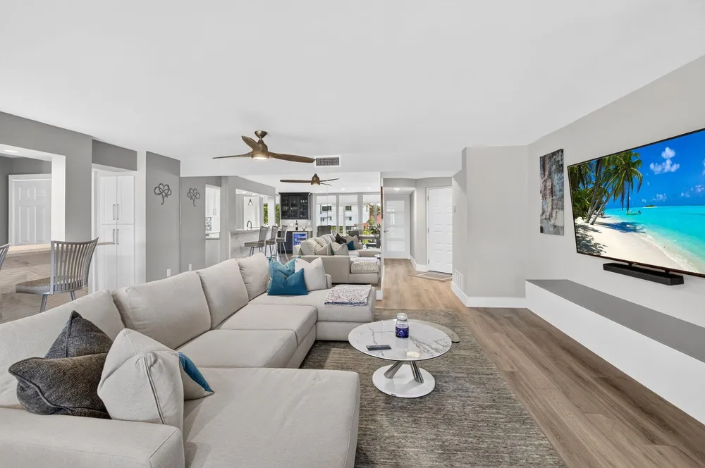 104 Half Moon Circle, Hypoluxo, FL 33462