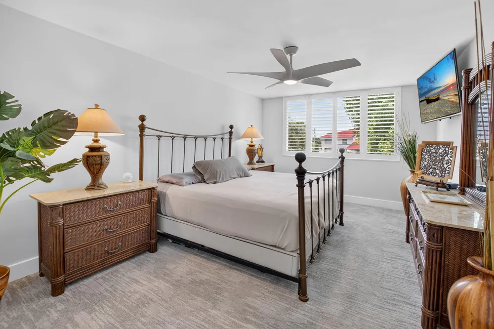 104 Half Moon Circle, Hypoluxo, FL 33462