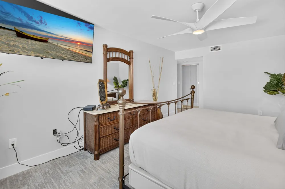 104 Half Moon Circle, Hypoluxo, FL 33462