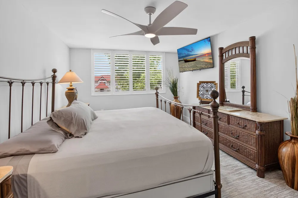 104 Half Moon Circle, Hypoluxo, FL 33462