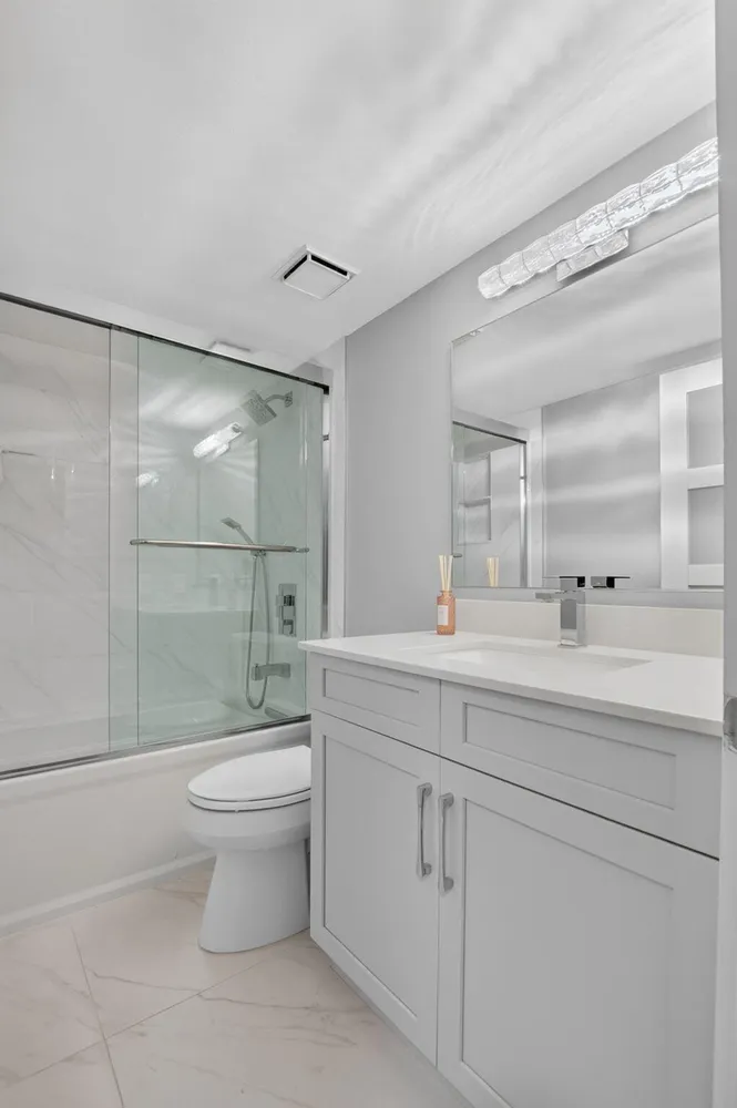 104 Half Moon Circle, Hypoluxo, FL 33462
