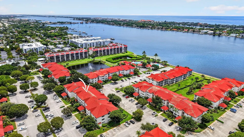104 Half Moon Circle, Hypoluxo, FL 33462
