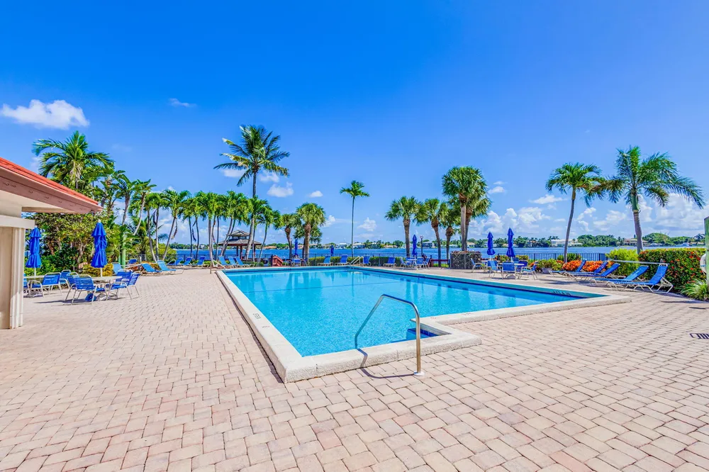 104 Half Moon Circle, Hypoluxo, FL 33462