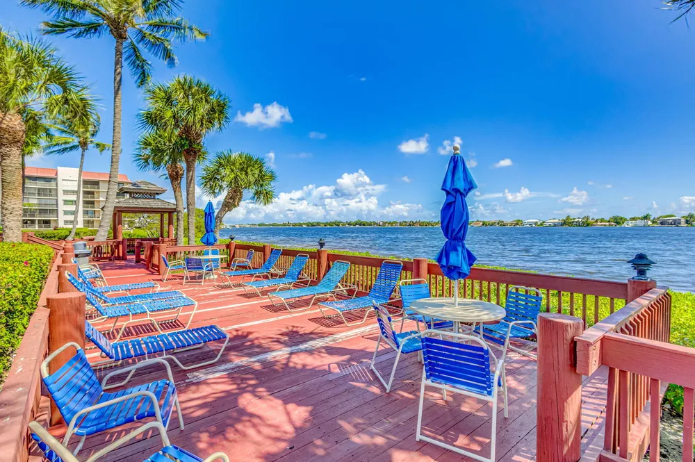 104 Half Moon Circle, Hypoluxo, FL 33462
