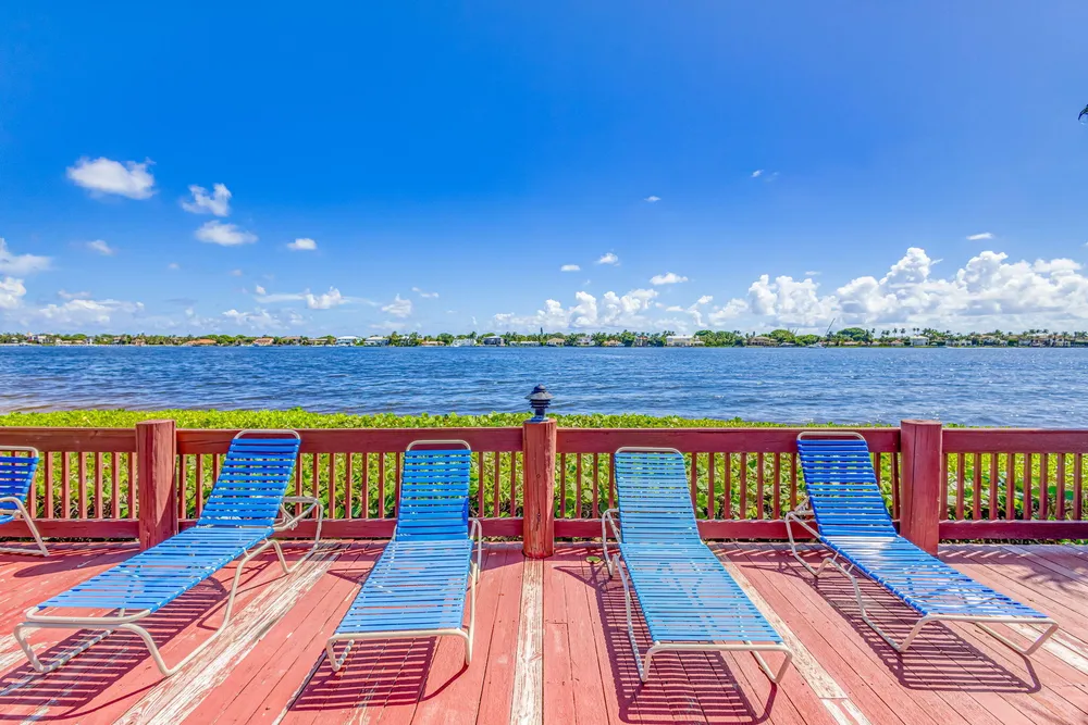 104 Half Moon Circle, Hypoluxo, FL 33462