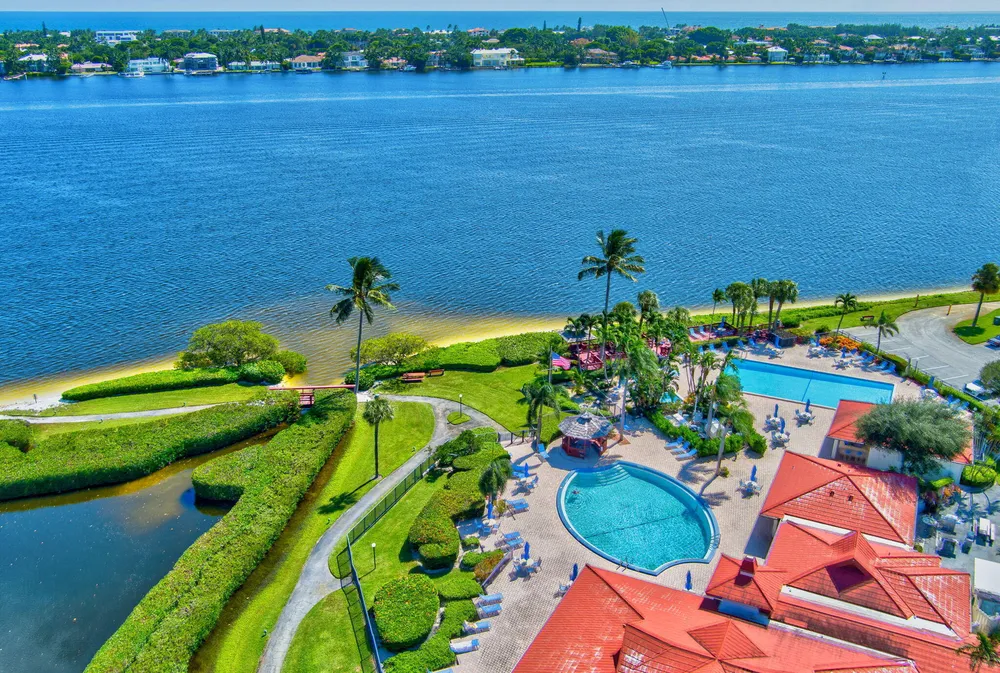 104 Half Moon Circle, Hypoluxo, FL 33462