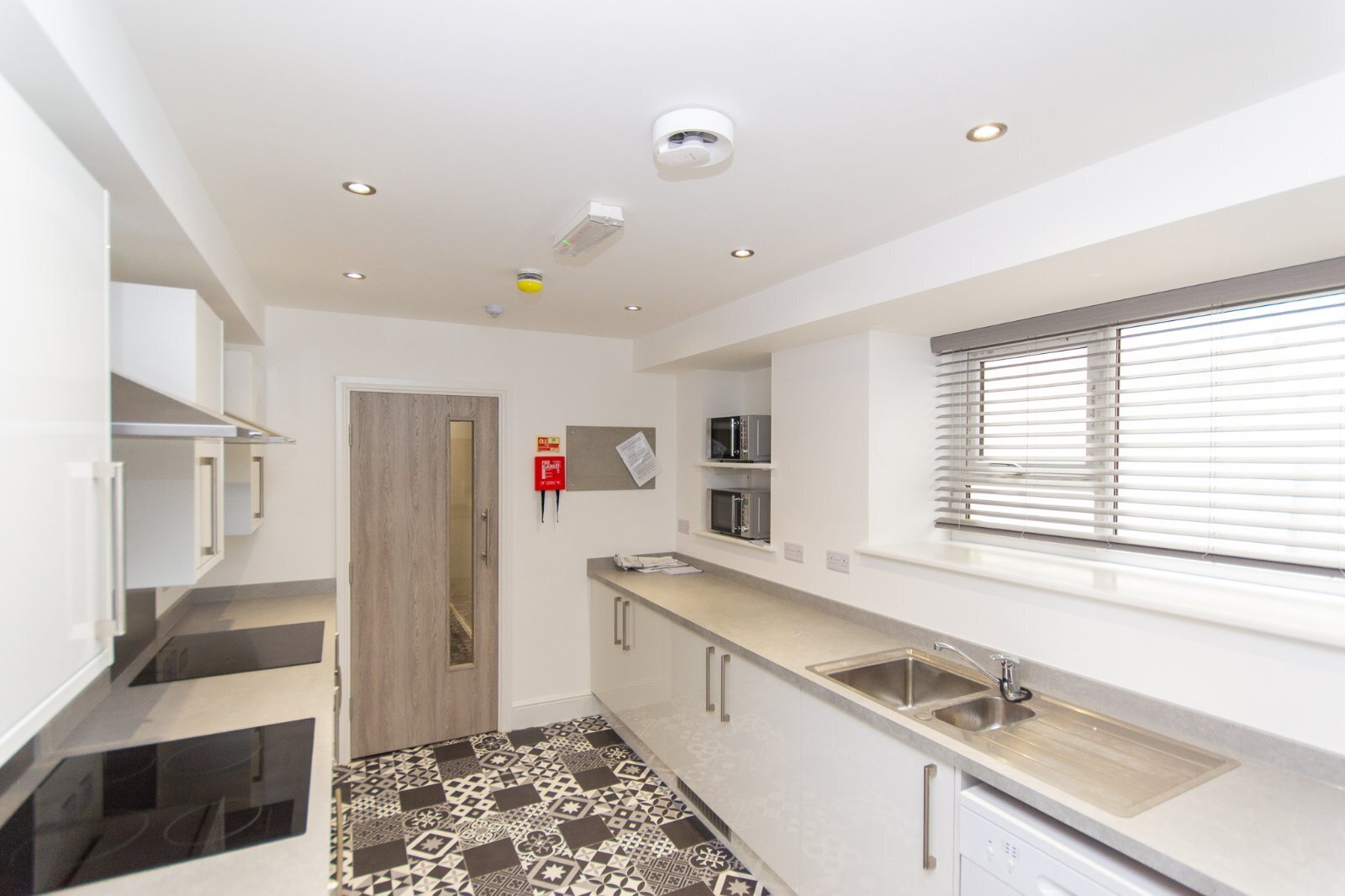 Holyhead Road, Bangor, Gwynedd, LL57 Image 9