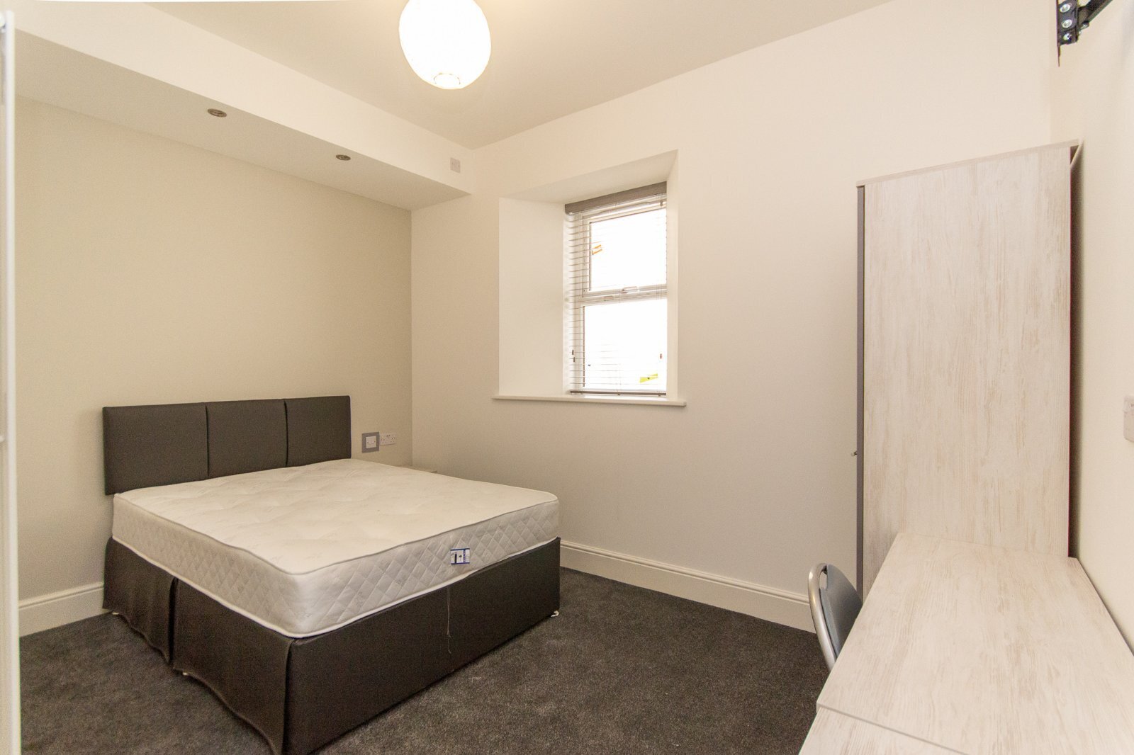 Holyhead Road, Bangor, Gwynedd, LL57 Image 14