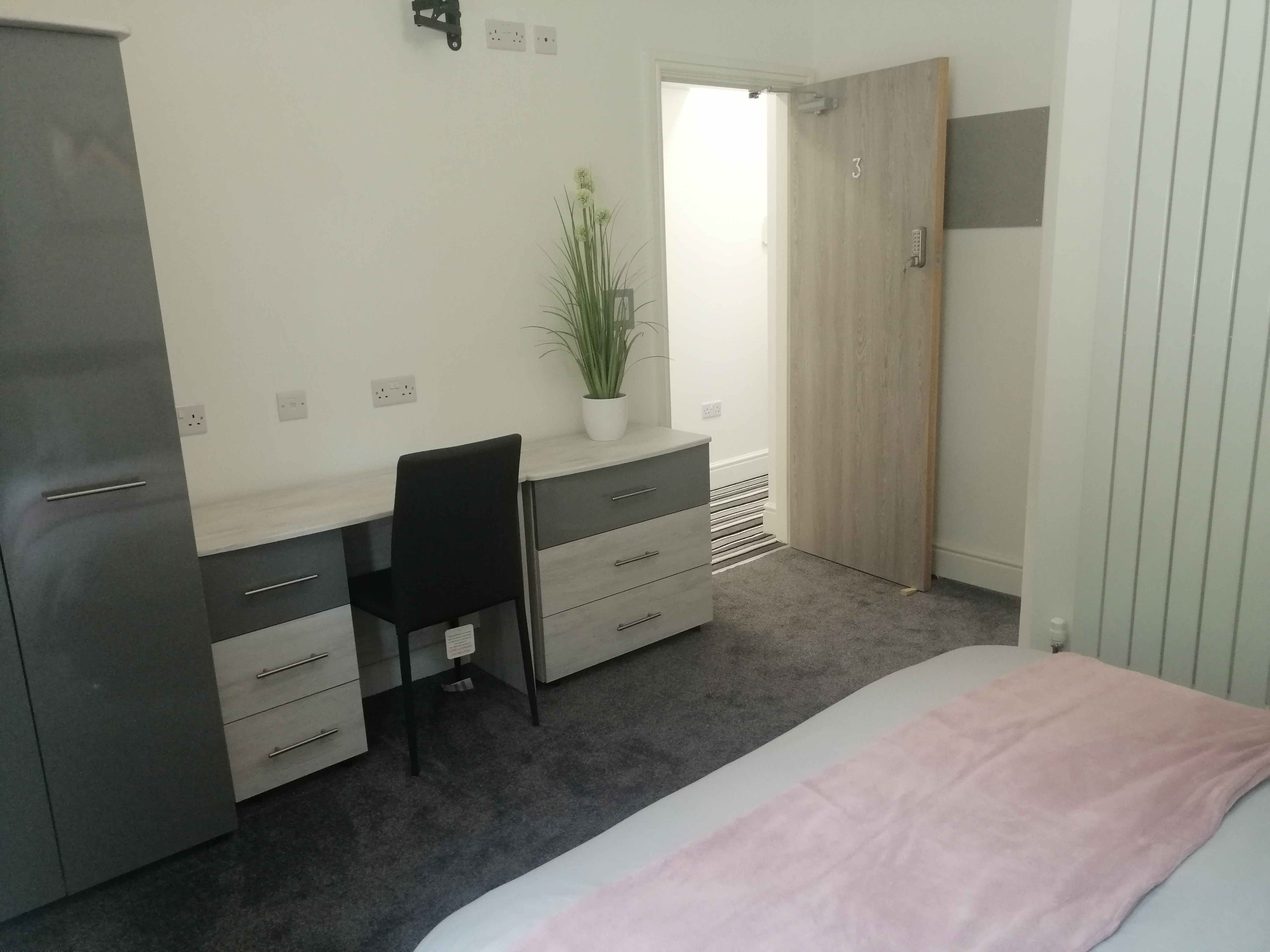 Holyhead Road, Bangor, Gwynedd, LL57 Image 5