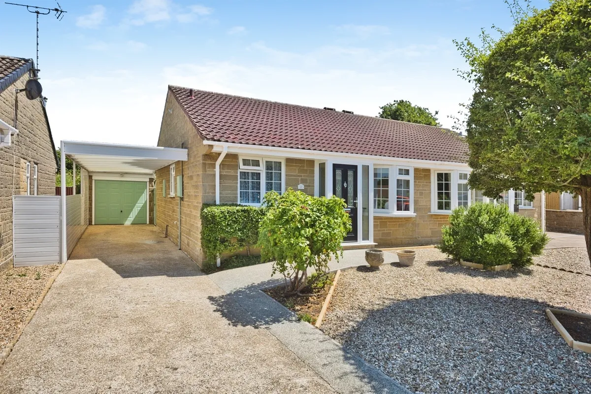 Laburnum Crescent, Crewkerne