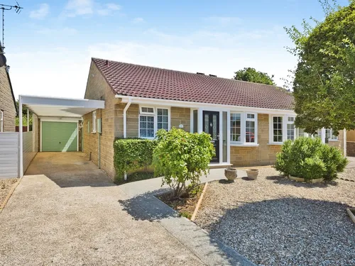Laburnum Crescent, Crewkernephoto