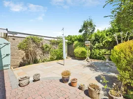 Laburnum Crescent, Crewkerne thumb 3