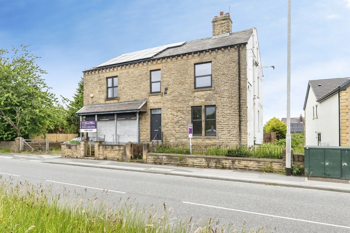 Wakefield Road, Morley, LEEDS