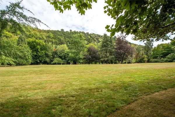 London Road, Dorking, RH5 photo 3