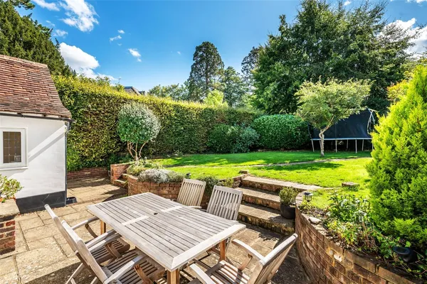 Hampstead Lane, Dorking, RH4 photo 10