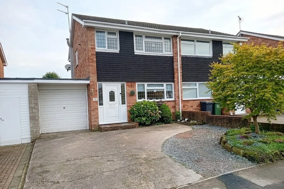 Oak Apple Close, Stourport-On-Severn