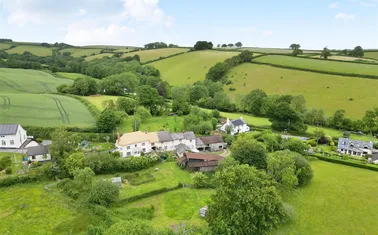 Dunsford, Exeter