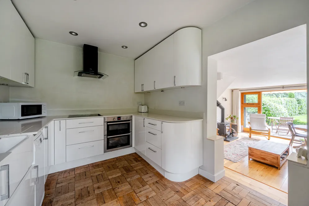 Coronation Road, Littlewick Green, Maidenhead, SL6 photo 4