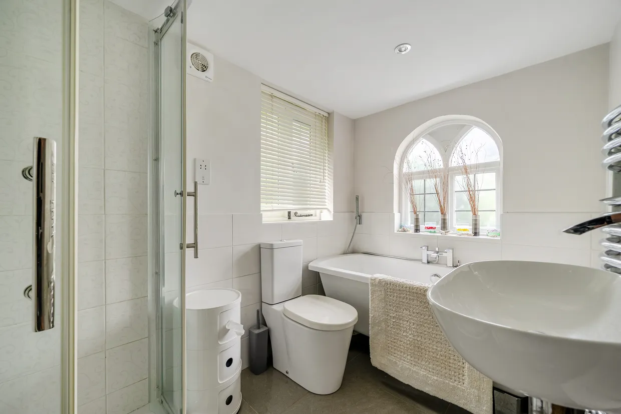 Coronation Road, Littlewick Green, Maidenhead, SL6 photo 6