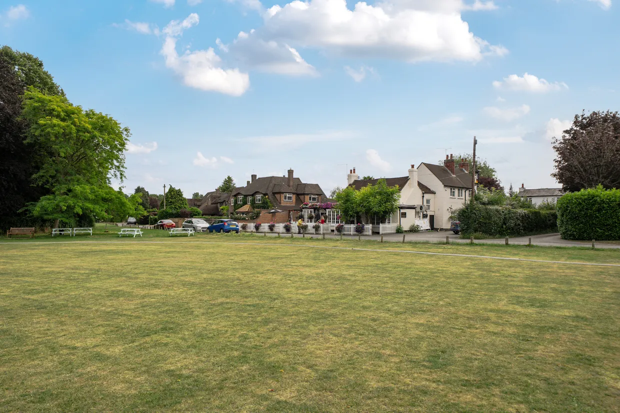 Coronation Road, Littlewick Green, Maidenhead, SL6 photo 14