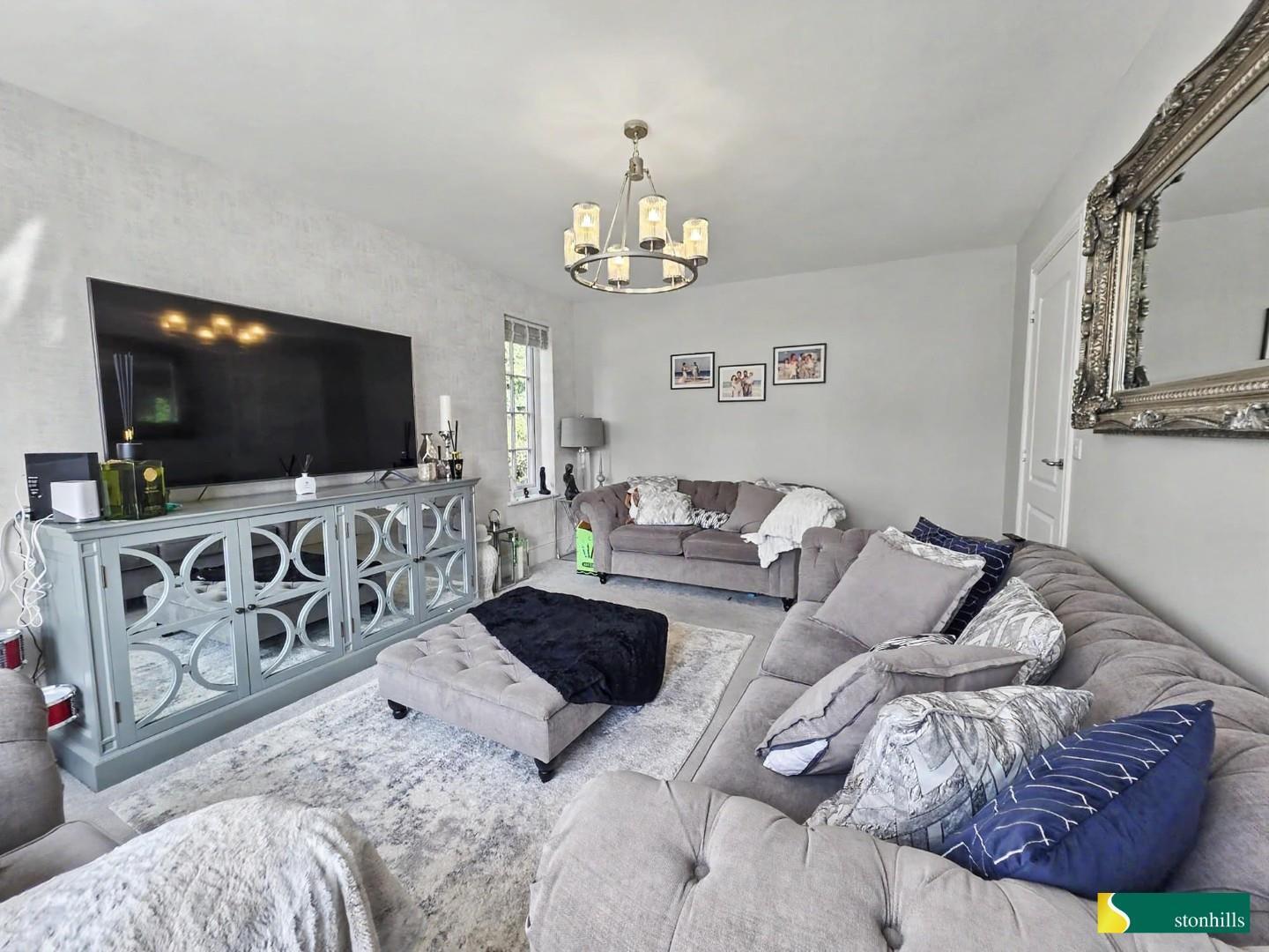 Donnington Close, Spinney Hill, Northampton Image 4