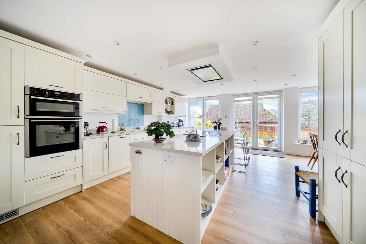 Itchel Lane, Crondall, Farnham, GU10 photo 6