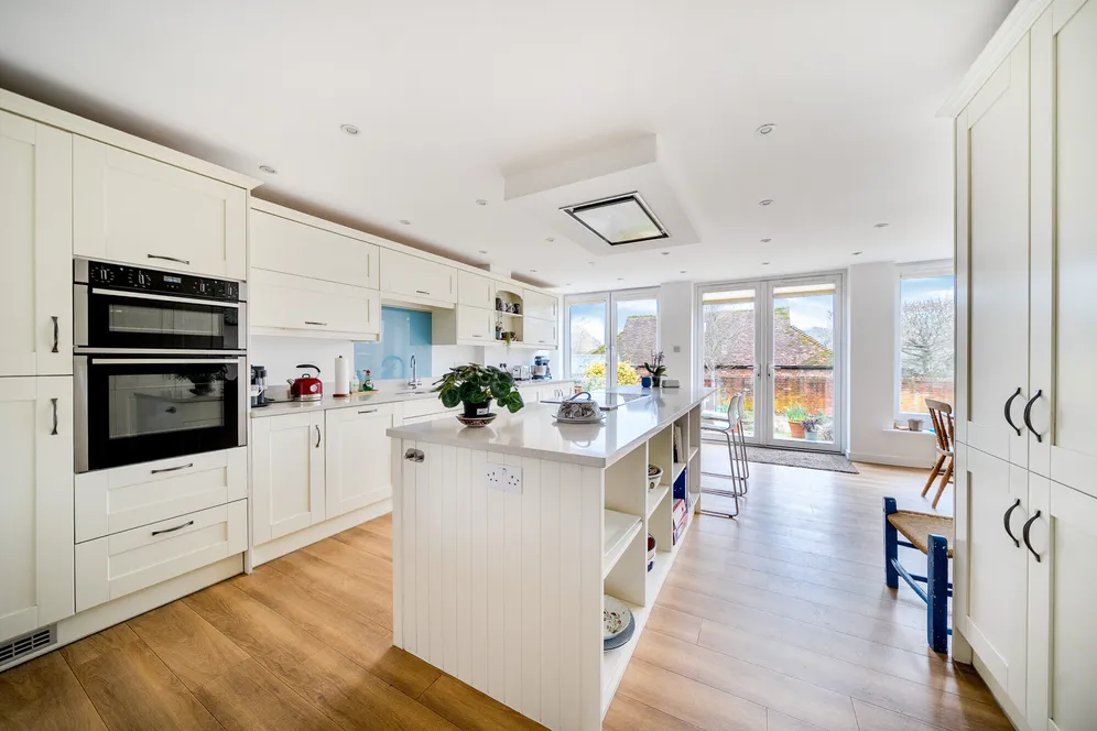 Itchel Lane, Crondall, Farnham, GU10 photo 6