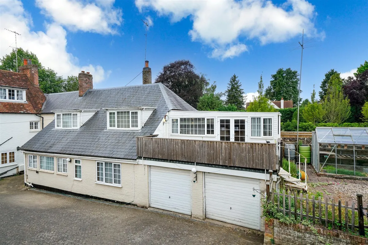 Piccotts End, Hemel Hempstead, Hertfordshire, HP1 3AU