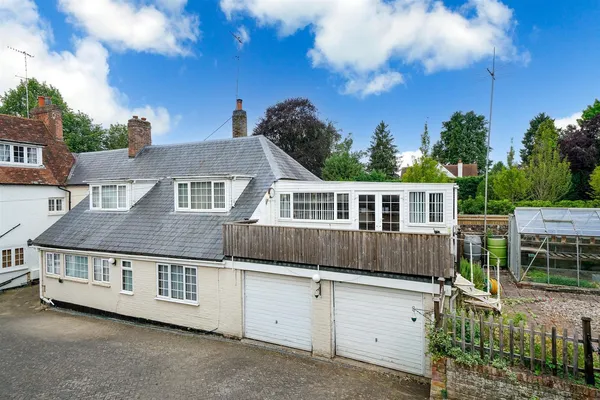 Piccotts End, Hemel Hempstead, Hertfordshire, HP1 3AU