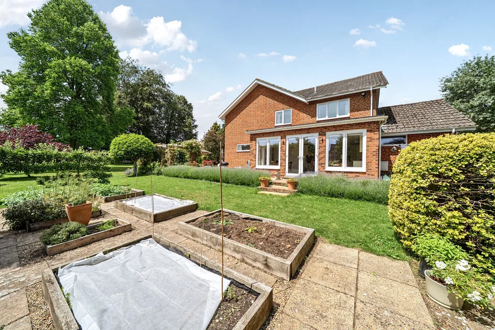 Itchel Lane, Crondall, Farnham, GU10 photo 24