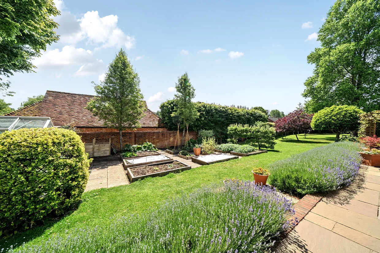 Itchel Lane, Crondall, Farnham, GU10 photo 25